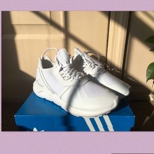 WHITE ADIDAS ORIGINALS TUBULAR RUNNER! WOMENS 7.5